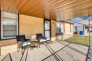 Terrace/patio - •new• Grace’s Getaway - sleeps 6 (Derby)