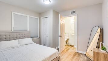 3 bedrooms, iron/ironing board, WiFi, bed sheets