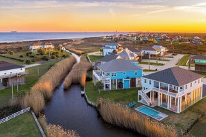 Unclassified image, 5 of 79, button