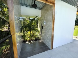 Family Villa, Private Pool, Garden View | Bathroom | Towels, soap, shampoo, toilet paper