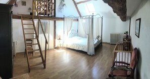 6 Schlafzimmer, Bügeleisen/Bügelbrett, Internetzugang, Bettwäsche