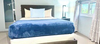 Cosy Modern Loft in Kingston Jamaica with pool. 