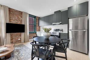 Suite Apartment | Premium bedding, memory-foam beds, in-room safe, individually decorated - The Mercer Boutique Hotel (Montréal)