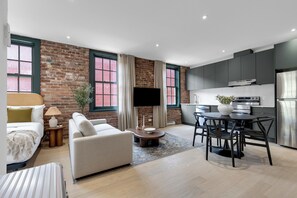 Suite Apartment | Premium bedding, memory-foam beds, in-room safe, individually decorated - The Mercer Boutique Hotel (Montréal)