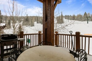 Outdoor dining - NEW! Grand Lodge - Four Bedroom #405 - Ski-in/ski-out by Deer Valley Resort (Park City)