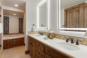 Shower, hair dryer, towels - NEW! Grand Lodge - Four Bedroom #405 - Ski-in/ski-out by Deer Valley Resort (Park City)