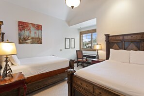 4 bedrooms, iron/ironing board, WiFi, bed sheets - NEW! Grand Lodge - Four Bedroom #405 - Ski-in/ski-out by Deer Valley Resort (Park City)