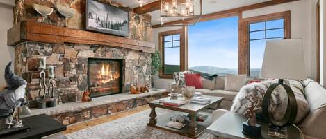 Télévision, cheminée