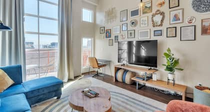 NEW! Modern Condo with Mountain Views, Walk to Downtown
