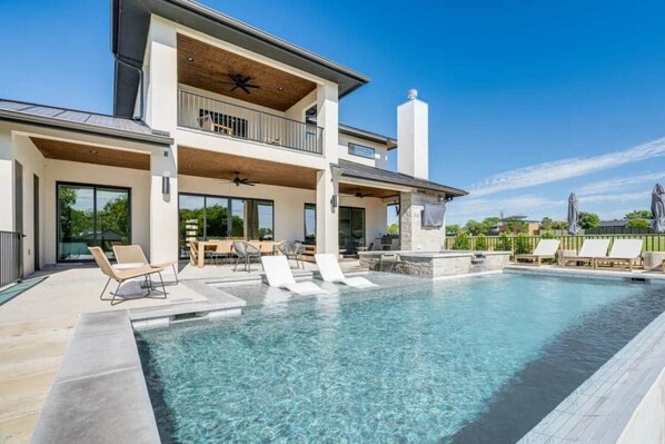 Piscine extérieure, piscine chauffée