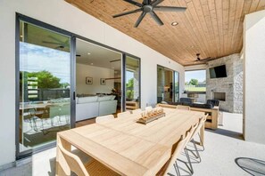 Outdoor dining