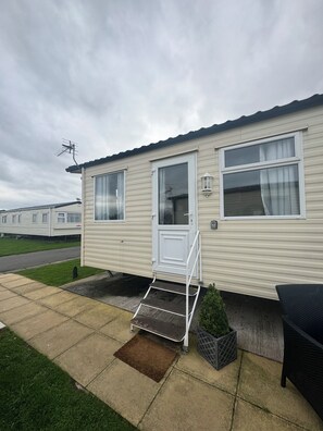 Exterior - Marine Getaways Caravan Hire
A home from home experience in luxury.. (Rhyl)