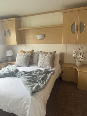 2 bedrooms, iron/ironing board, travel crib, free WiFi