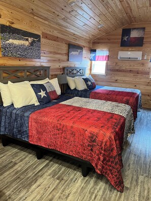 1 bedroom, iron/ironing board, WiFi, bed sheets - Cabin Unit 3 of 6 Called the Texan with WiFi and AC in serene Paige (Paige)