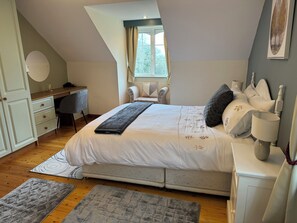 4 bedrooms, iron/ironing board, travel crib, free WiFi - Spacious Detached 4-bedroom house in  Kenmare set on its own grounds of 2 acres (kenmare)