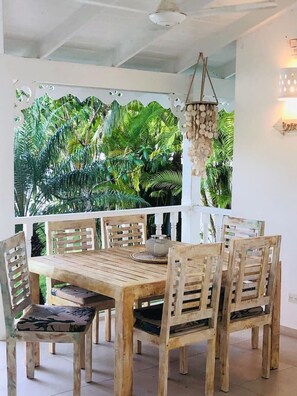 Outdoor dining - Tropical Villa 4Bedroom 3Baths and Pool Near Beach (Las Terrenas)