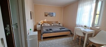 Welcome to your home away from home! Charming one-bedroom apartment!