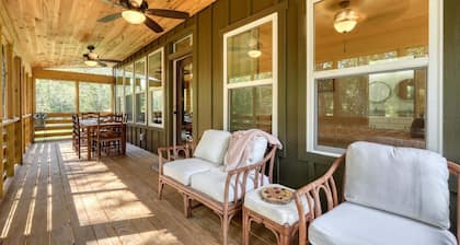 Creek Front and Gorgeous Mountain View’s, Fishing, Wood Fireplace, Firepit, WiFi