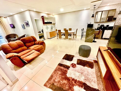 Residence with swimming pool and barbecue, very large and cozy house
