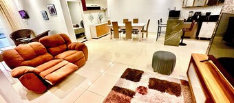 Residence with swimming pool and barbecue, very large and cozy house