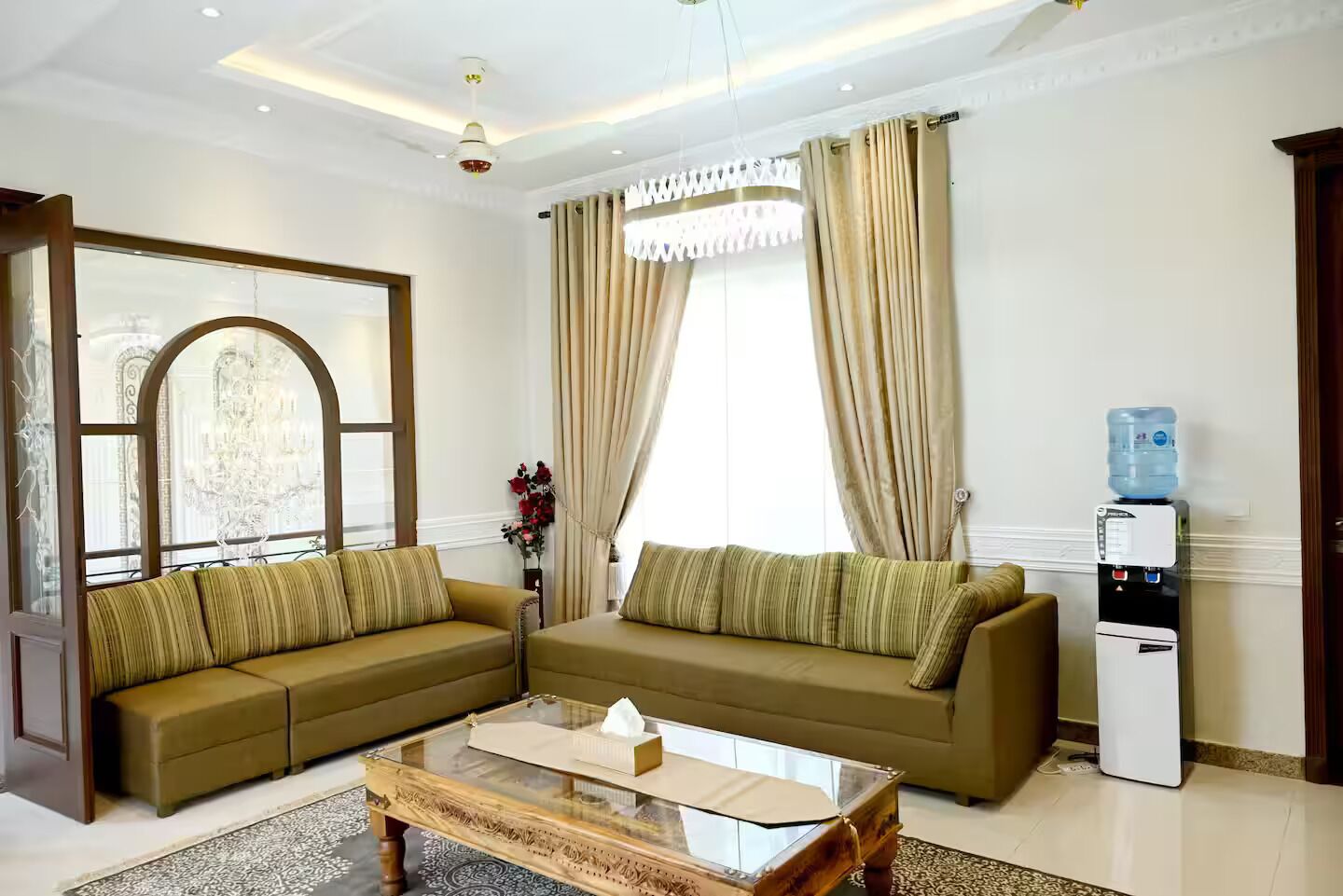 智能電視、電子遊戲、書籍、影像庫