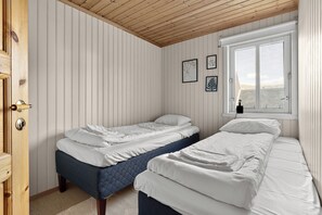 2 slaapkamers, een strijkplank/strijkijzer, wifi, beddengoed