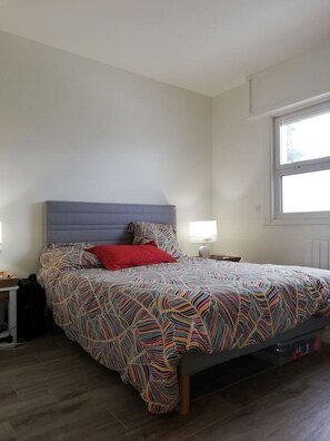 2 bedrooms, iron/ironing board, free WiFi