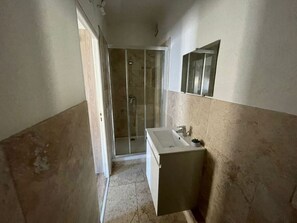 Hair dryer, towels - Large Studio 100m from the beach (Toulon)