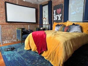 3 bedrooms, desk, iron/ironing board, WiFi