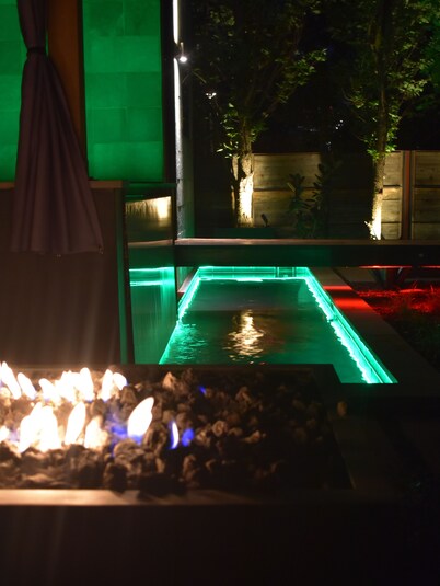 3-Bedroom, Outdoor Japanese Soaking Tub, Fire-Pit, originally built in 1890!  