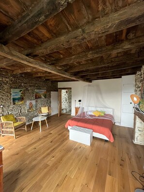 6 Schlafzimmer, Schreibtisch, WLAN, Bettwäsche