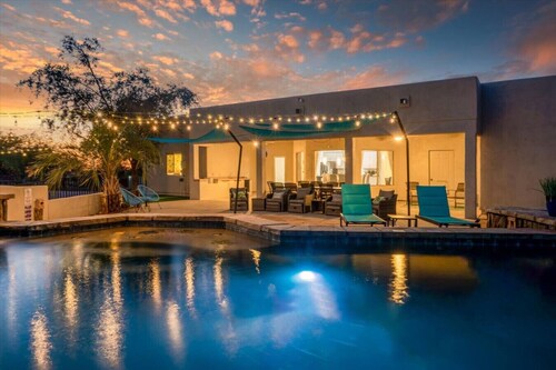 Scottsdale 5BR • Heated Pool • Private Pickleball