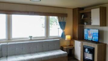 Cabin | Living area | TV