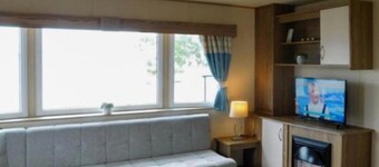 Lynch Lane Lodge - Relax in Weymouth