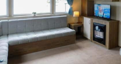 Lynch Lane Lodge - Relax in Weymouth