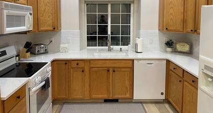 Charming, Newly remodeled, 3+Br/2Ba house, with office, in Meridian