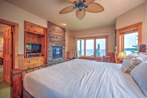 1 bedroom - Stunning Waterfront View! -Condo (Two Harbors)