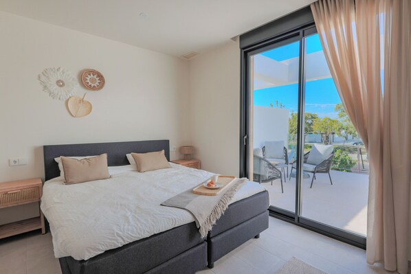 2 quartos, ferros/tábuas de passar roupa, Wi-Fi, roupa de cama