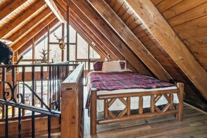 4 slaapkamers, een strijkplank/strijkijzer, gratis wifi, beddengoed