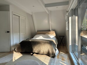2 quartos, ferros/tábuas de passar roupa, Wi-Fi, roupa de cama