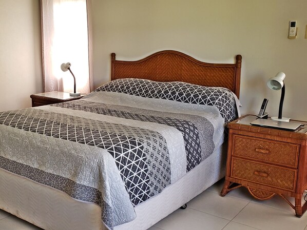 3 bedrooms, iron/ironing board, WiFi, bed sheets