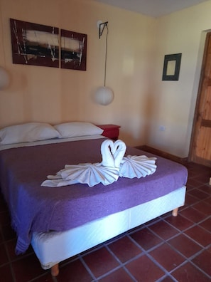 Basic Cabin, Mountain View | Free WiFi, wheelchair access