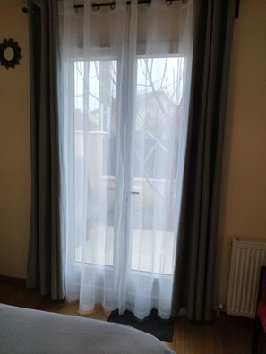1 bedroom, WiFi, bed sheets - Cosy studio near Orly airport and Paris (Paray-Vieille-Poste)