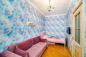 2 bedrooms, iron/ironing board, WiFi, bed sheets - Central luxuries spacious appartment in Nizami street Torgovi (Baku)