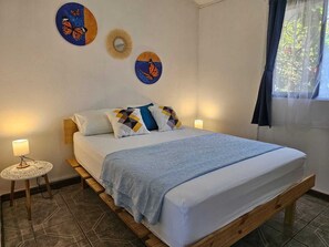 2 bedrooms, WiFi, bed sheets - Casa Mandala, un oasis fresco en la calurosa selva de Tortuguero con wifi y aire (Tortuguero)