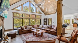 Smart TV, fireplace, table football, ping pong - Lazaj Luxury Lodge With Saltwater Heated Pool (Logan)