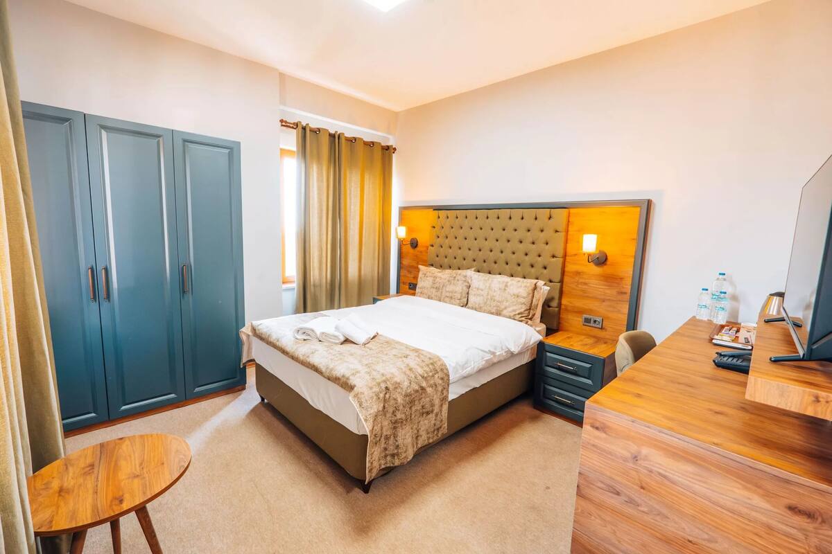 Phòng đôi Tiêu chuẩn | Bộ đồ giường cao cấp, két bảo mật tại phòng 