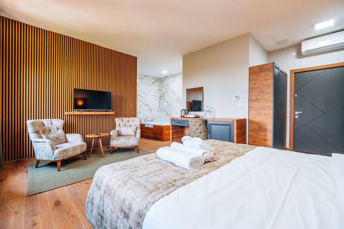 Studio Suite | Bộ đồ giường cao cấp, két bảo mật tại phòng 
