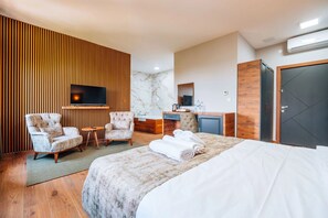 Studio Suite | Premium bedding, in-room safe, laptop workspace, soundproofing - Mysia Olympos Hotel (Kestel)