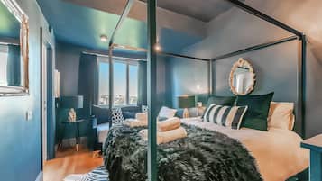 5 bedrooms, free WiFi, bed sheets